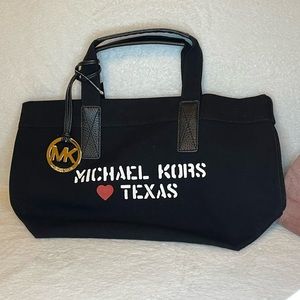 🆕. Michael Kors ❤️’s Texas tote